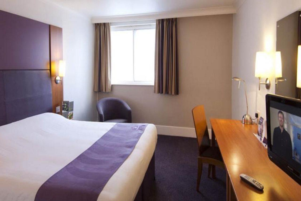 Premier Inn Stoke - Trentham Gardens Eksteriør billede