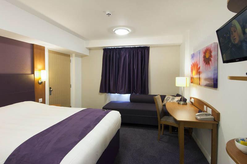Premier Inn Stoke - Trentham Gardens Eksteriør billede